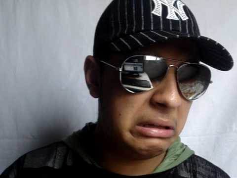 Finho cantando Russian roulette/HIHANA