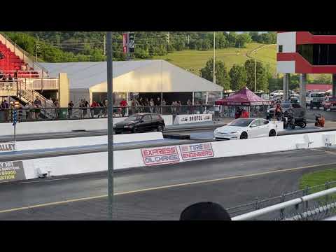 Tesla model S plaid vs. a tuned Honda Civic