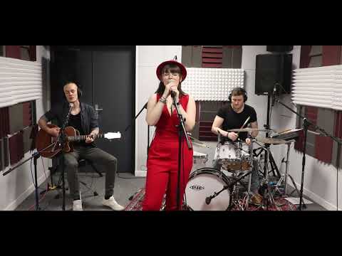 Alaska - Blinding Lights (Acoustic cover live session)