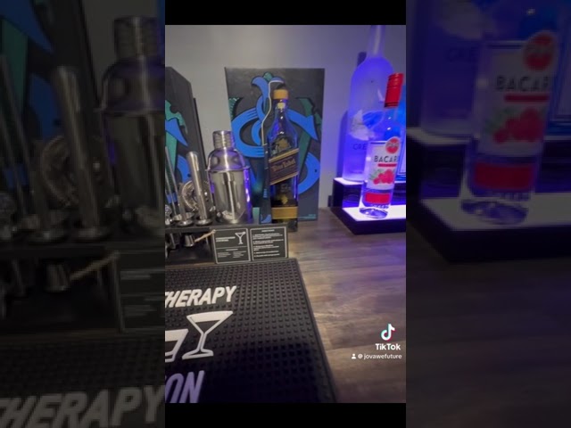 Vídeo relacionado con Point-Virgule Juego de coctelera con coctelera, jigger, cuchara y batidora de cóctel, 4 piezas, color dorado