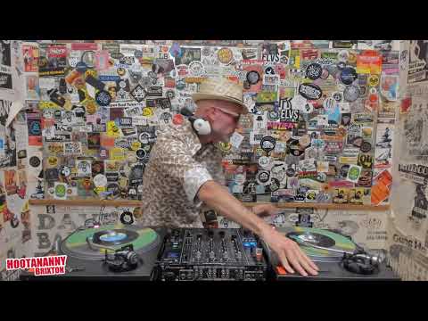 Hoots TV: Count Skylarkin