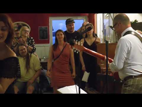 Sami Saari ja Jazzpojat - Ei tippa tapa