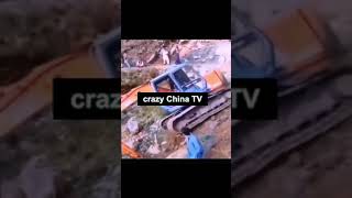 （危機回避能力高い奴）命がけで掘削するショベルカーがいた②