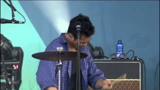 The Temper Trap - Drum Song (Live Santiago DC´10)