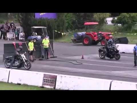 Suzuki hayabusa vs Harley davidson vrod (drag race).