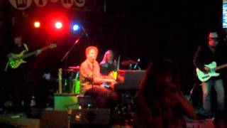 Jason D. Williams - You Look Like I Could Use A Drink