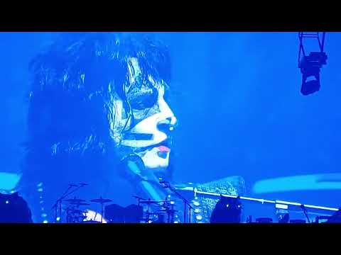 KISS - Beth (O2 Arena Praha 🇨🇿13.7.22)