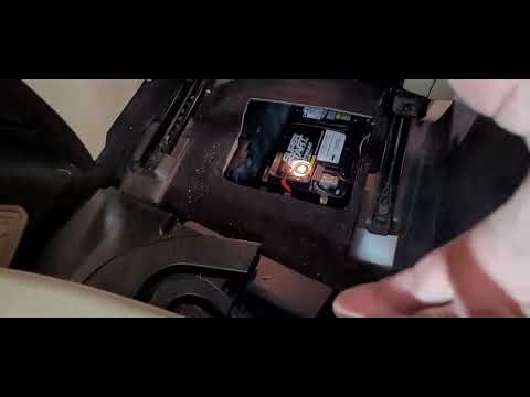MERCEDES-BENZ GLS450 Battery Location & How to remove it..