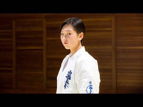 旋風脚・沈む突き・軸足崩し！岡山の女子高生の必殺技が凄い！Take this! Three special moves of a High School Karate Girl!