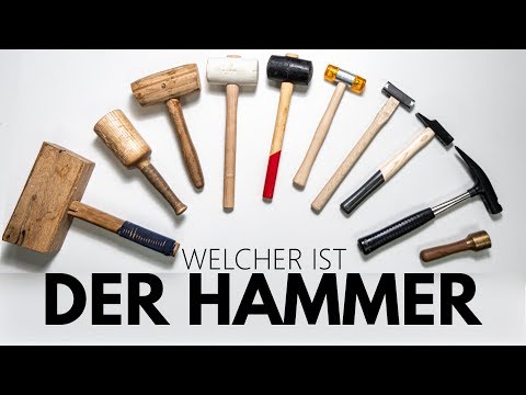 In der Werkstatt - unterschiedliche Hämmer zur Holzbearbeitung