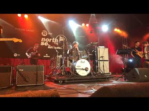 North Sea Jazz live: Oz Noy met Gary Husband op drums (solo vanaf 2.50)