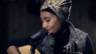 Yuna &quot;Decorate&quot; At: Guitar Center
