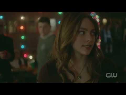 Joy To The World - Legacies 2x08 Music Scene