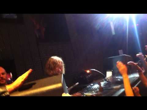 Funk D'Void - Diabla (Metrik Remix) James Zabiela at Voyeur drops a SICK Drum n Bass track