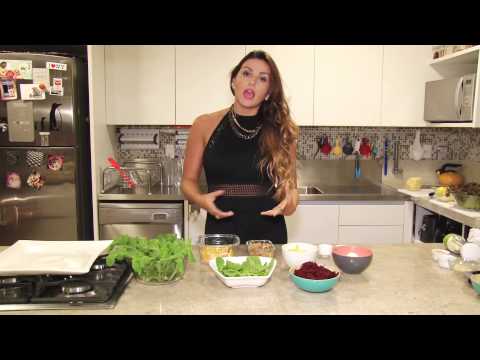 Deliciosa salada antioxidante combate os radicais livres