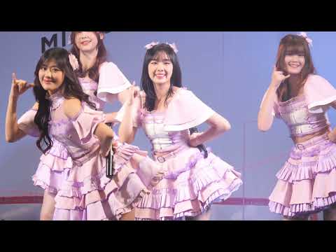 BNK48 Khamin - Believers @ BNK48 12th Single Believers Roadshow Mini Concert [Fancam 4K 60p] 221203