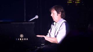 Paul McCartney - Don't Let The Sun Catch You Crying