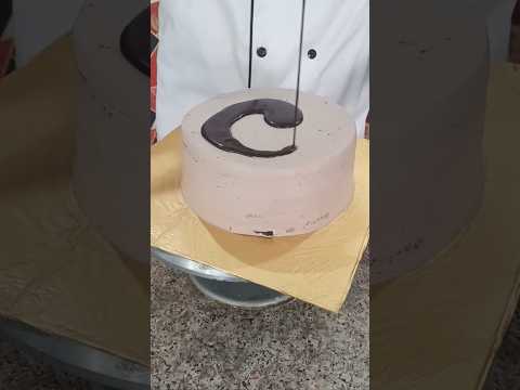 beautiful chocolate cake 😋