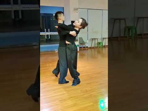 摩登舞W練習動作 waltz fallaway slit pivot + double reverse turn 可以連續重复練習