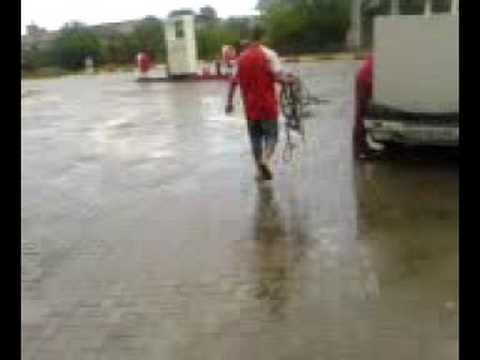 cel mai handicapat om din alexeni =)) avere