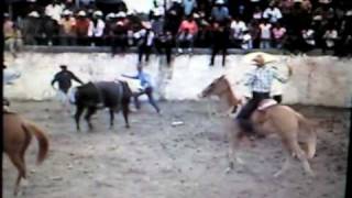 preview picture of video 'jaripeo.16-sept-2009 parte1 la escondida gto.'