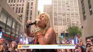 Ke$ha - Take It Off ( Live Today Show  08/13/2010