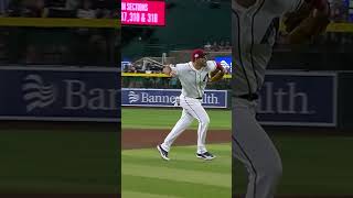 Nolan Arenado barehand plays are a thing of beauty ????