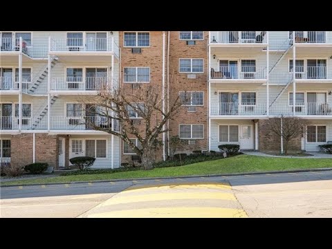 1840 Crompond Road, Peekskill, NY Presented by Christine Rowley.