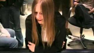 Avril Lavigne - Knockin&#39; on Heavens Door