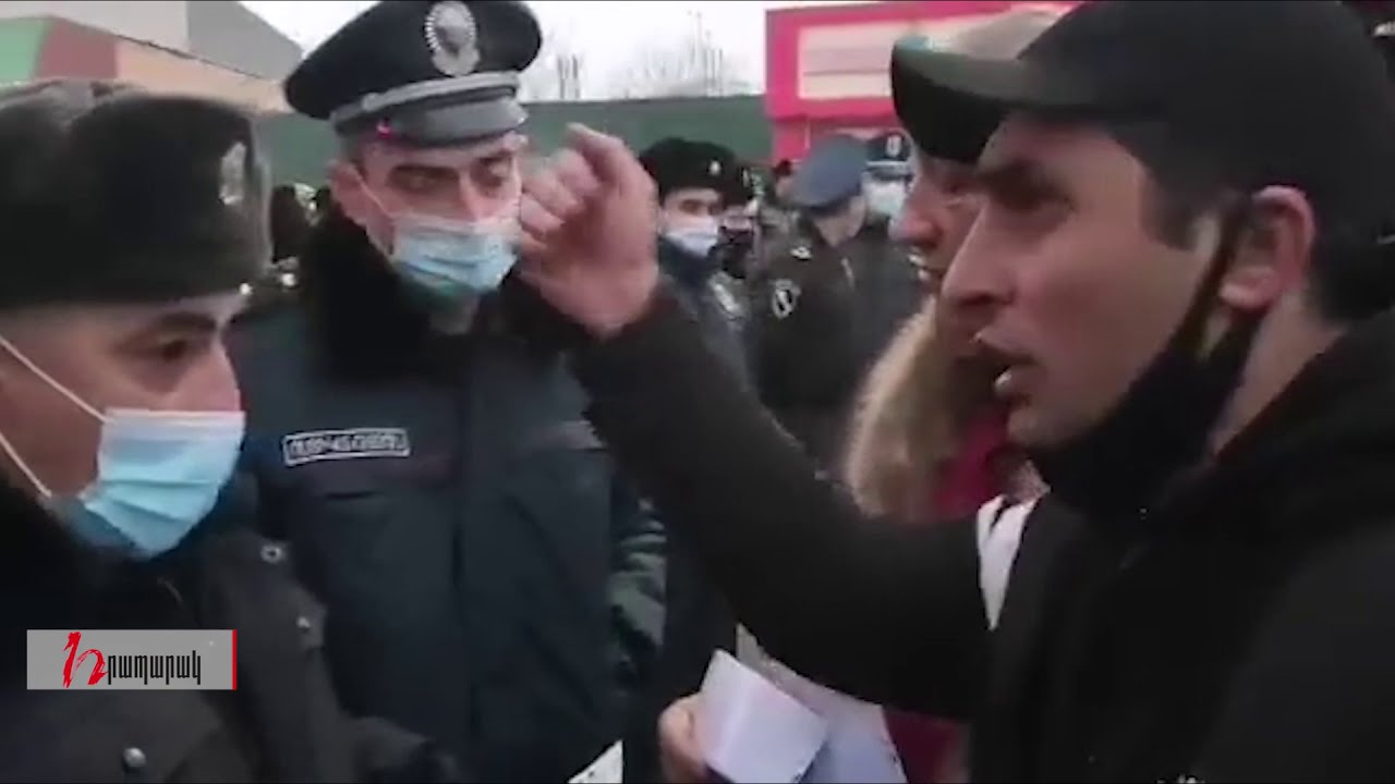 Մեկ ա արդեն դավաճանը թռել ա Մոսկվա, հարգելի ոստիկաններ, բացեք ճանապարհը