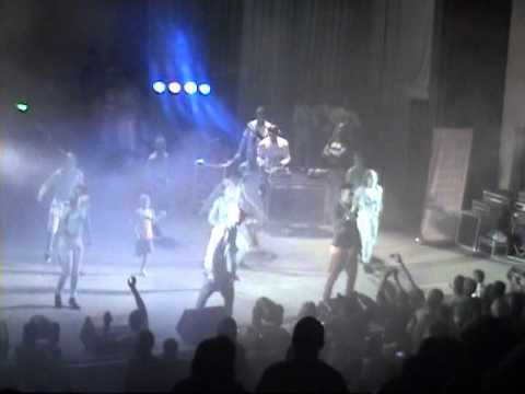 109 Connexion au concert Summer Party - Entrée en scène et Fermez les cahiers