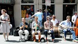 Meschiya Lake and The Little Big Horns