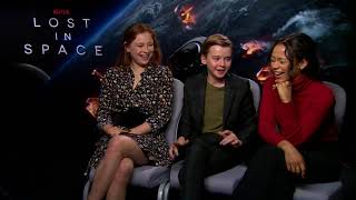 LOST IN SPACE Interview Mina Sundwall + Maxwell Jenkens + Taylor Russell NETFLIX best prank on set