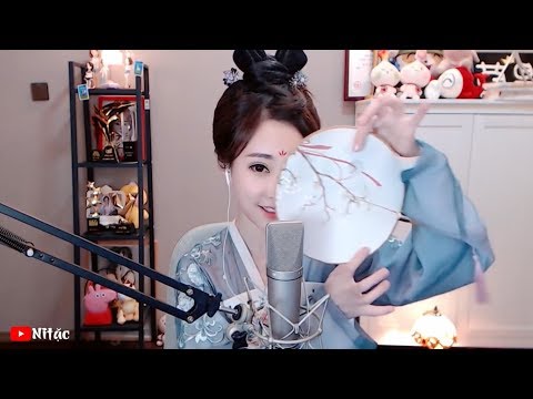 Thể hiện bởi Phùng Đề Mạc