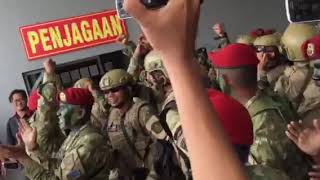 Download lagu Kopaska • Tinggalkan Ayah Tinggalkan Ibu | Pengukuhan Tiga Pati TNI Sebagai Warga Kehormatan Kopaska mp3