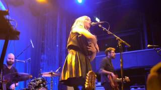 Basia Bulat - Gold Rush (live at Woody West)