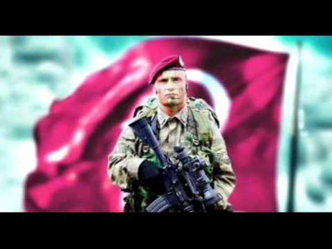 Şu kışlanın kapısına"ŞEHİTLER ÖLMEZ VATAN BÖLÜNMEZ