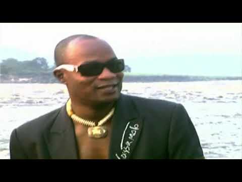 Koffi Olomide - Moustiquaire (feat. Binda Bass) (Clip Officiel)