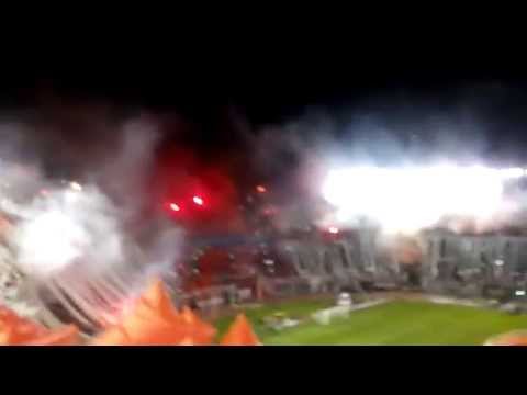 "River vs. boca - superclasico semifinal sudamericana 2014 - recibimiento" Barra: Los Borrachos del Tablón • Club: River Plate