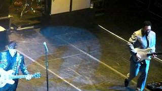 Chris Isaak - Notice The Ring