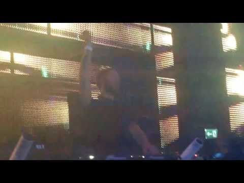 CALVIN HARRIS SINGS AND PLAYS "Calvin Harris - We'll Coming Back" @ COCORICO - 9 AGOSTO 2013 - [HD]