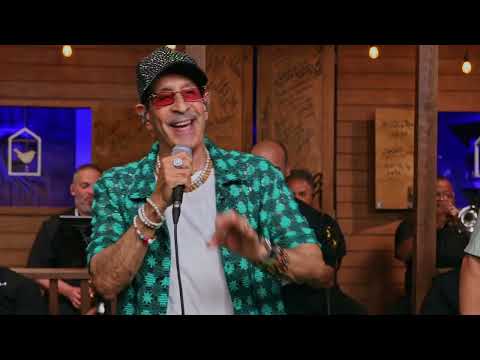 Un Hombre Busca Una Mujer - Jossie Esteban (Live Sesiones Desde La Loma)