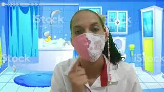 Professora Mariane Goveia explicando a importância de lavarmos as mãos