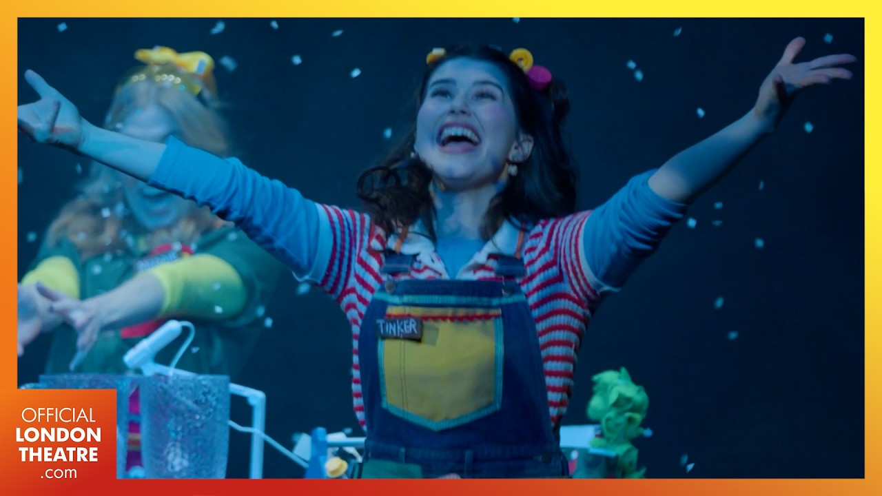 Maddie Moate’s Very Curious Christmas Trailer Thumbnail