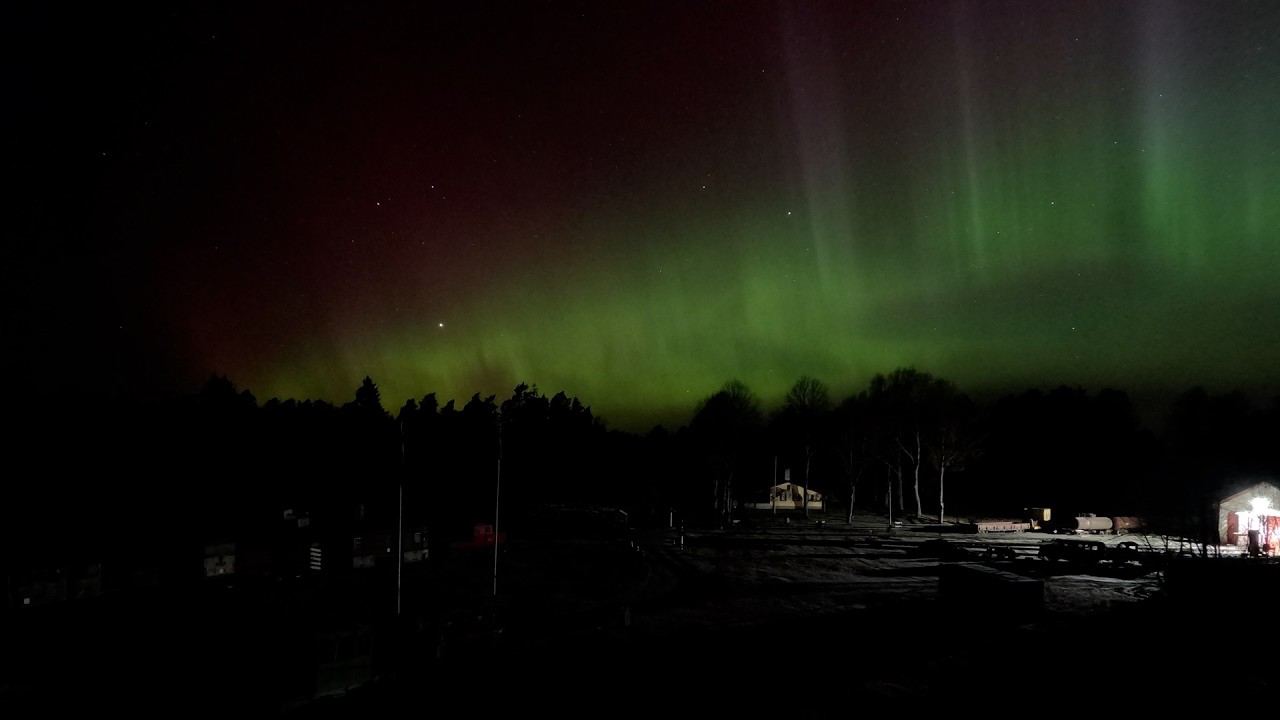 Aurora borealis in Lavassaare museum railway with Haldi - Raba
