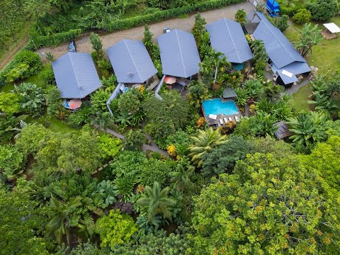 Turnkey Luxury Boutique Hotel, High Income 5 Bungalows, Pool, Jacuzzi, River, 10 min to La Fortuna