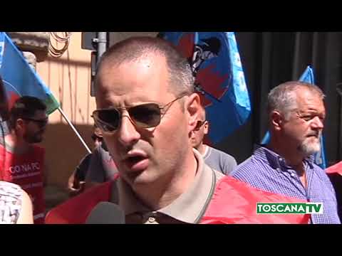 2017-09-01 CARMIGNANO - LITE TRA VIGILI DEL FUOCO E SINDACO DOPO ROGO LA SERRA