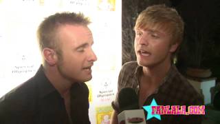 Carter Twins Sing Let It Snow!