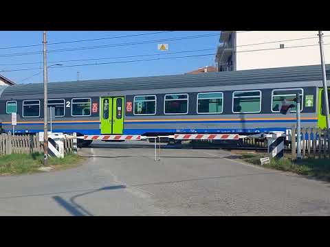 Passaggio a livello Acqui Terme (AL) Via Santa Caterina - Level crossing - Bahnübergang