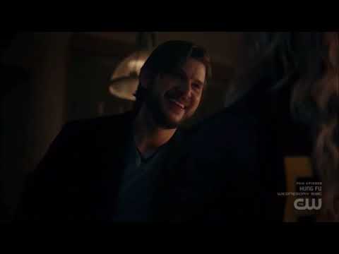 Riverdale 6x06 Veronica tell Reggie she wants revenge on her Father Betty punches Drunk Glen in face